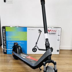 NIU KQi 200P Electric Scooter with Suspension 20mph | Range 33.6 miles