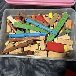 Tub Of Lincoln Logs And Jenga Blocks 5x10x15