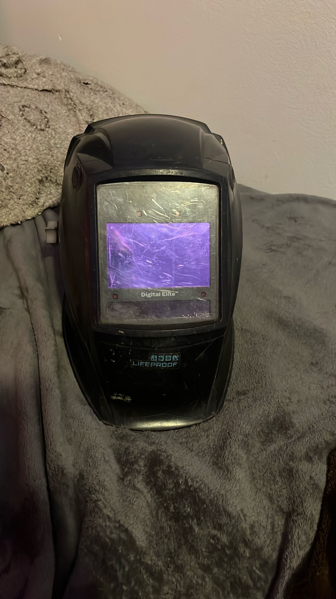 Good Condition Needs Batteries Nothing Wrong With It hardhat welding hood