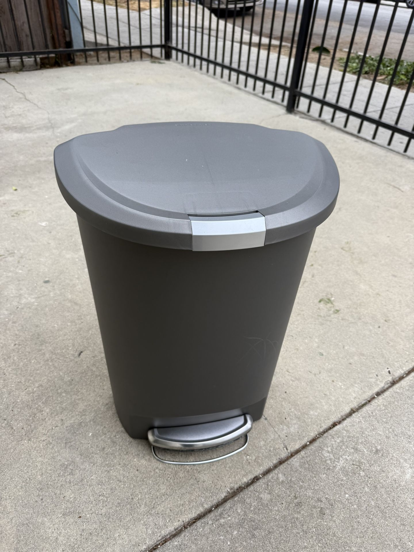 Trash Can 50liter/13 Gallon