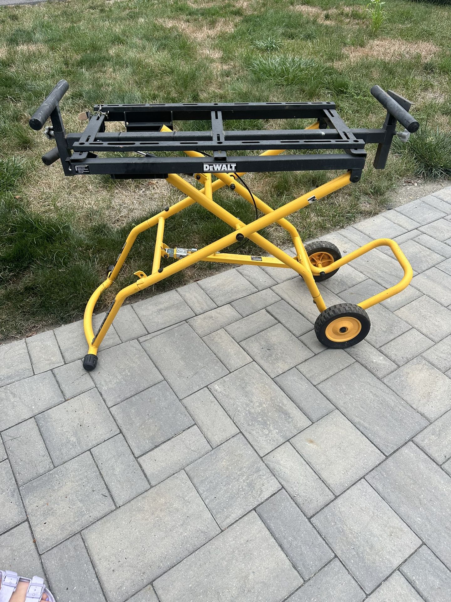 Dewalt Rolling Miter Saw Stand with 300 lbs. Capacity