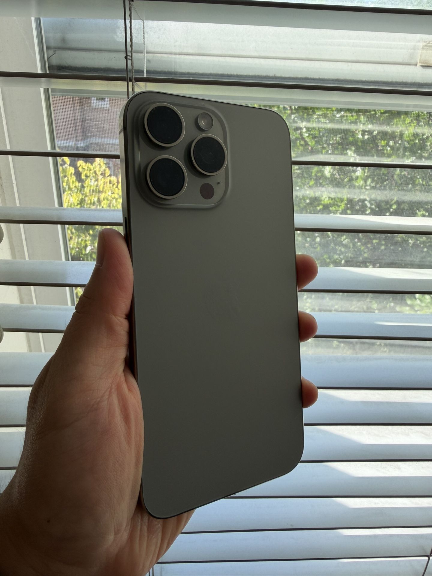 iPhone 15 Pro Max 512GB unlocked