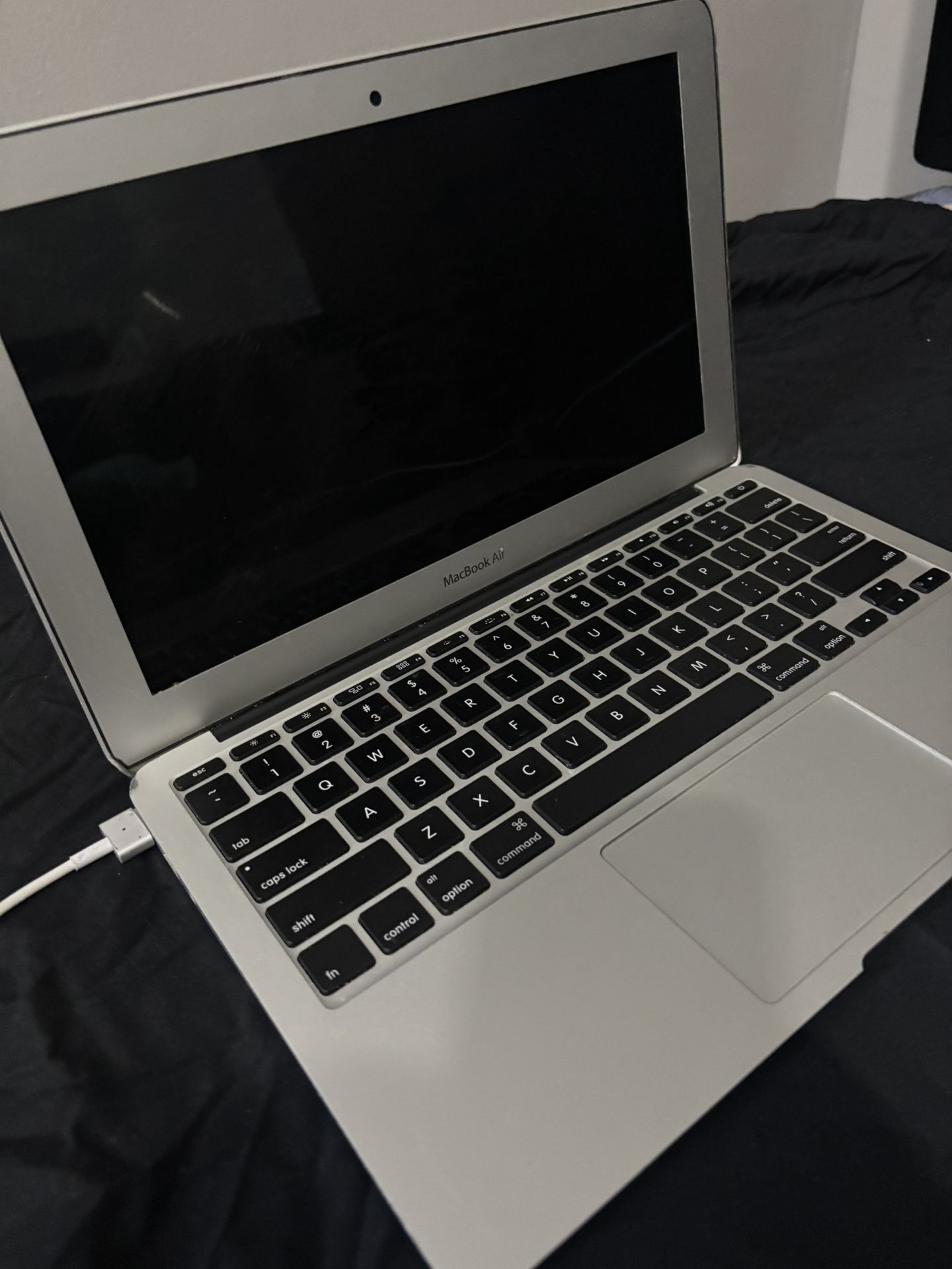 Apple laptop
