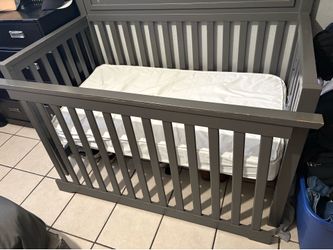 Crib/toddler bed