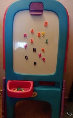 CRAYOLA CHALK AND DRY ERASE EASEL