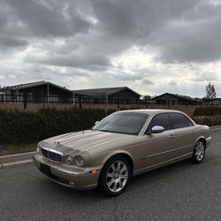 2004 JAGUAR XJ VANDEN PLAS