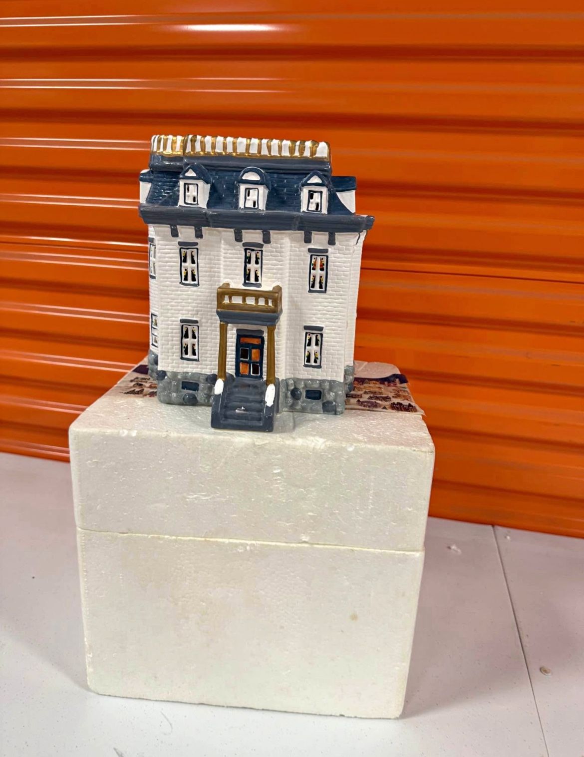 1987 Yuletide French Italian Mansion Christmas Village with new cord light up