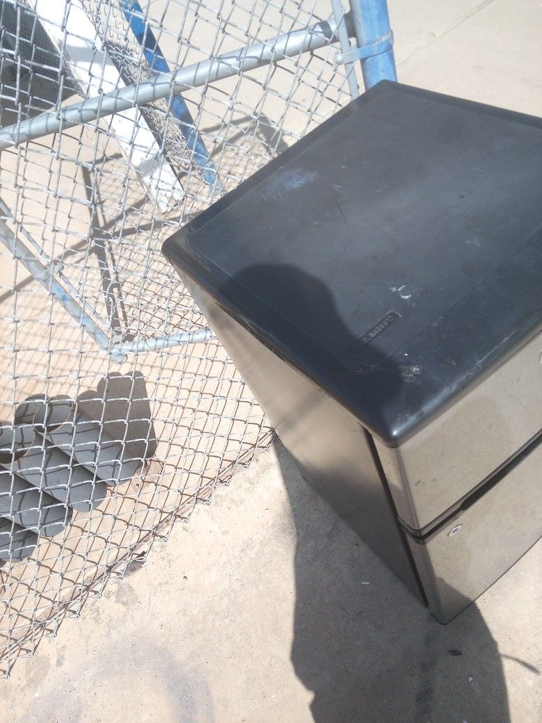 Mini Refrigerator 
