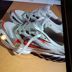 NIKE ZOOM AIR FIRE WOMEN'S SHOES WHITE-TEAM ORANGE-BLACK CW3876-105. SIZE 7.5