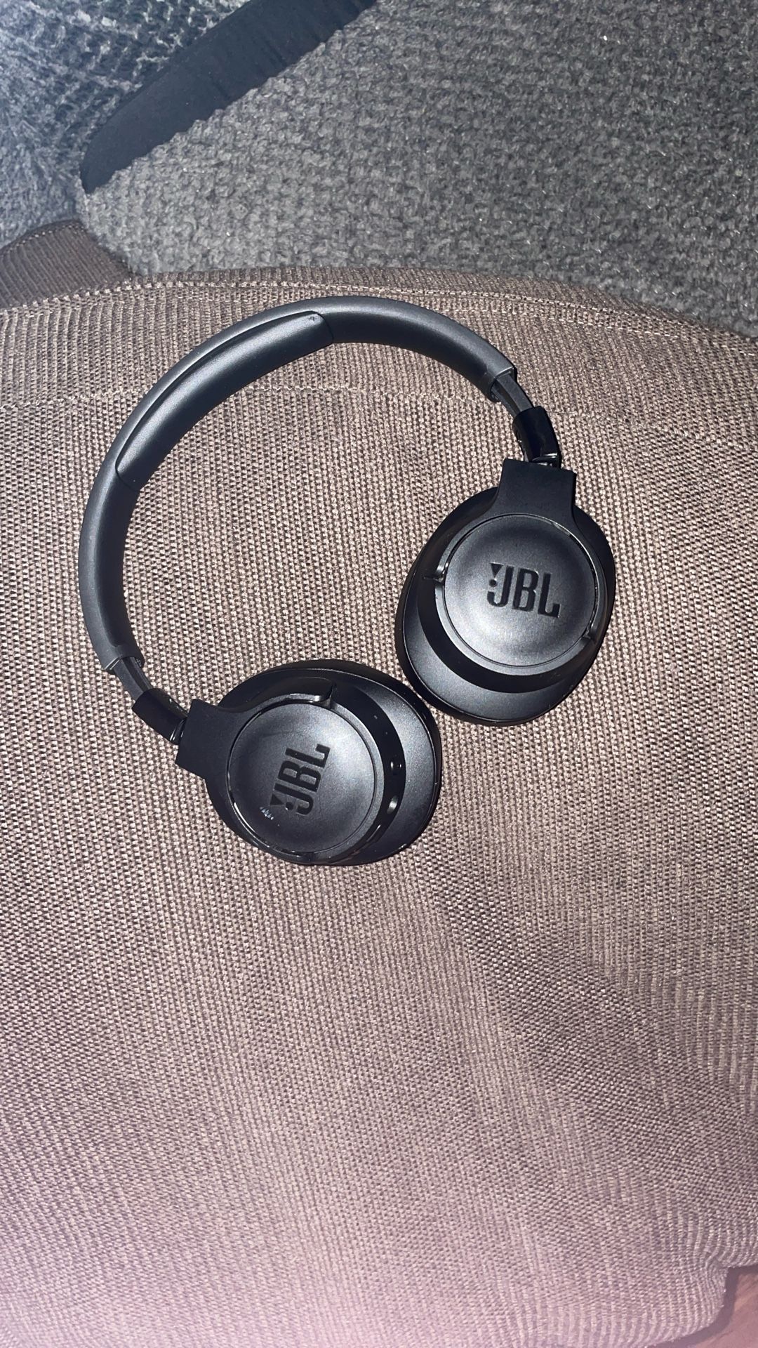 JBL Wireless Headphones 