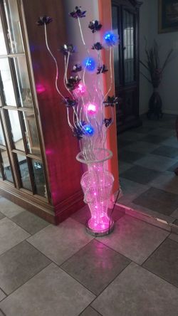 ALL ALUMINUM TABLE LAMP LIME NEW DIFFERENT LIGHT COLORS ABOUT T FEET TALL