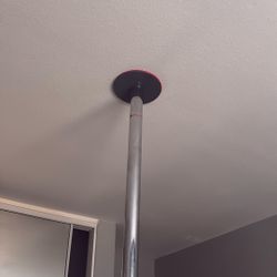 Expandable Stripper Pole