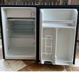 Mini fridge Mini fridge