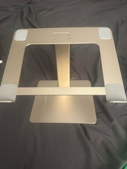 Laptop stand