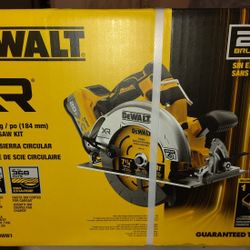 $230  Sierra  DEWALT de Bateria Con Su Cargador Nueva Sin Abril En Su Caja