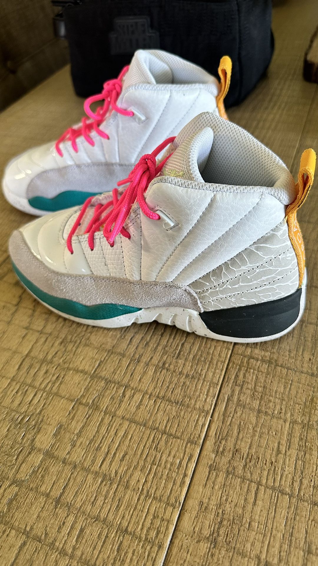 Retro Jordans 12 : Size 1Y