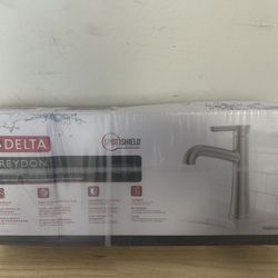 Delta Greydon Single Handle Centerset Bathroom Faucet 15860LF-SP, Brushed Nickel