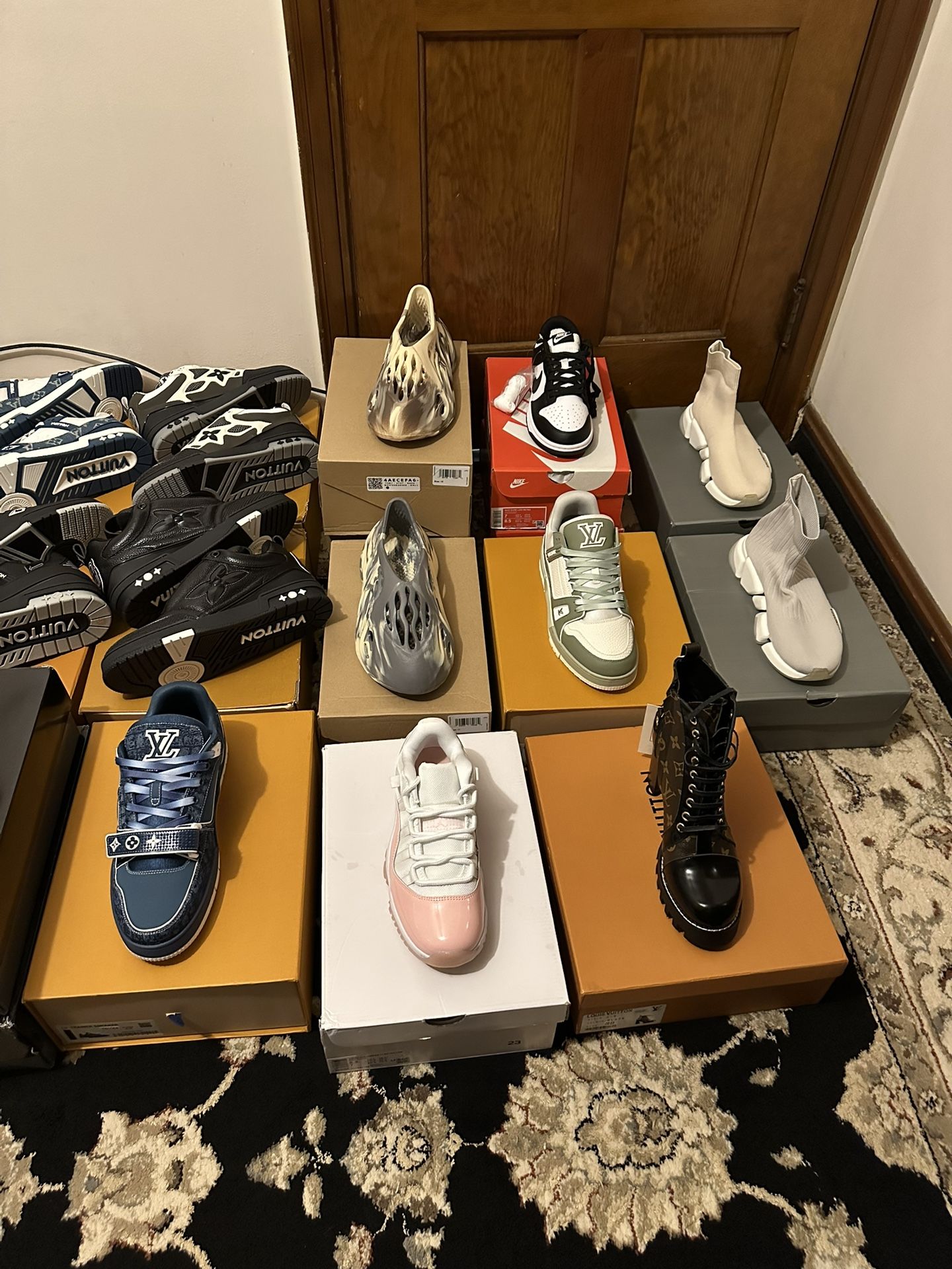 Yeezy And Jordans Read Below For Sizes
