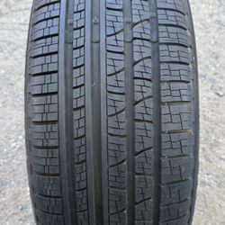 Pirelli Runflat 235/55/19  (1) Tire