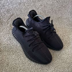 yeezy boost 350 v2 black