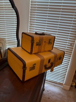 Vintage luggage set