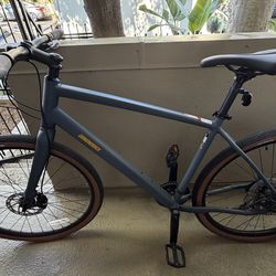 Diamondback Hybrid Commuter Bike Shimano 8-Speed Disc Brakes Flat Bar LIKE NEW