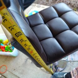 CHAIRS FOR KITCHEN ISLANDS.     