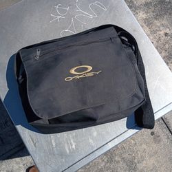 Vintage Oakley Messenger Shoulder Bag Side Case