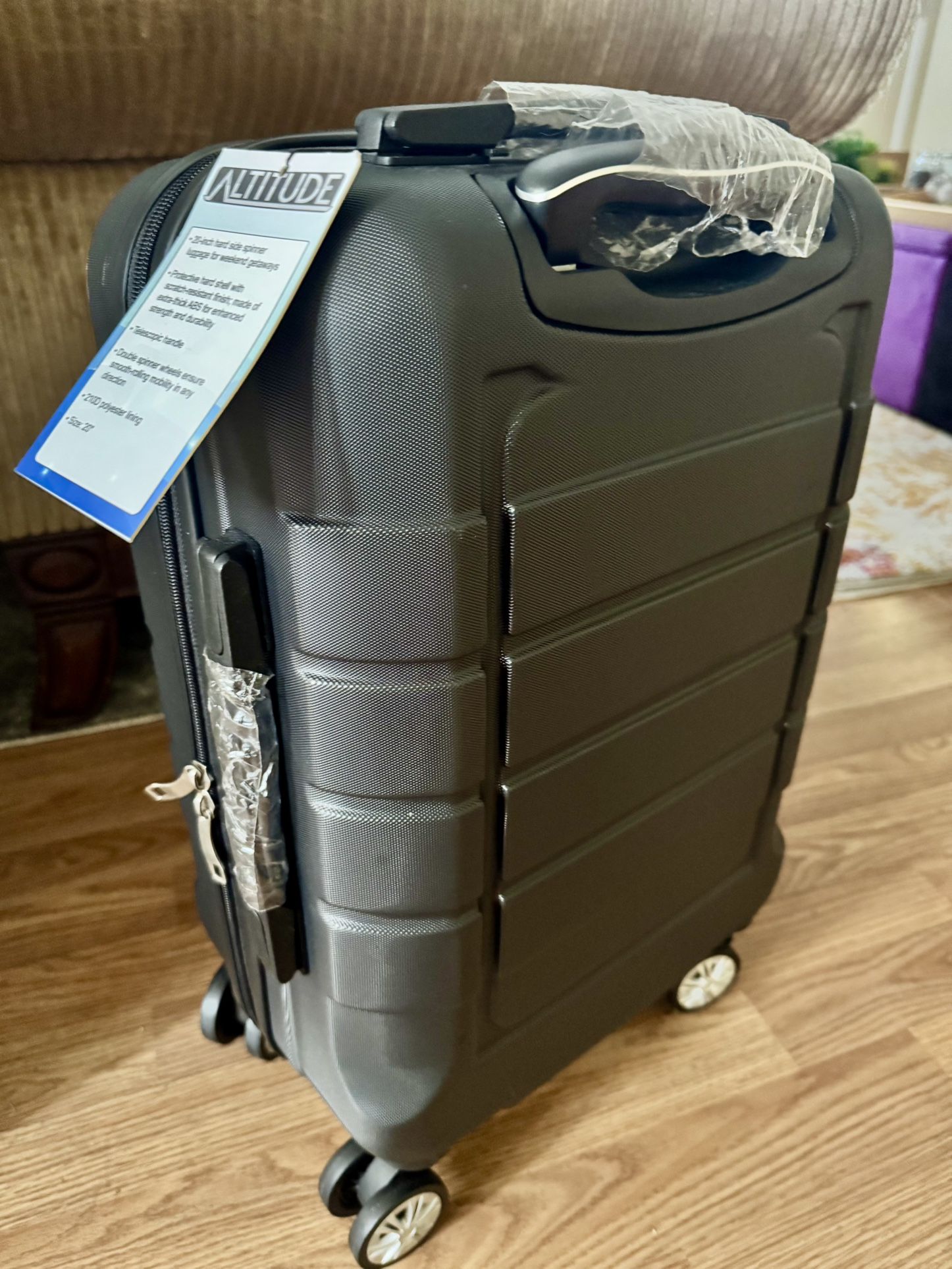 20” Altitude Hard Shell Luggage **Brand New**