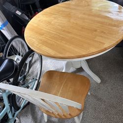 Kitchen/Dining Table
