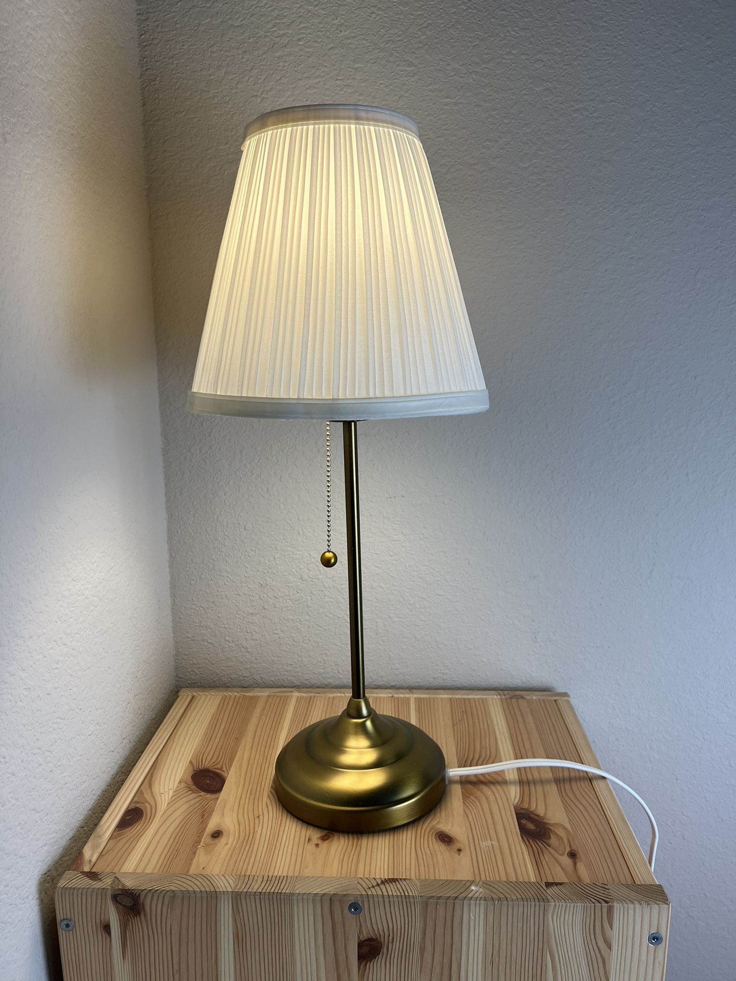 Ikea ÅRSTID Table lamp, brass/white