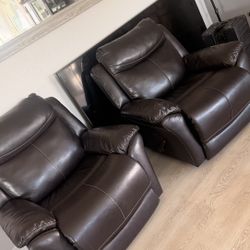 2 Recliners 