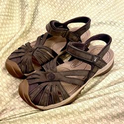Women’s Cute Keen Sandals Size 7