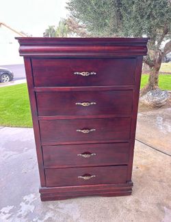 Chest Dresser