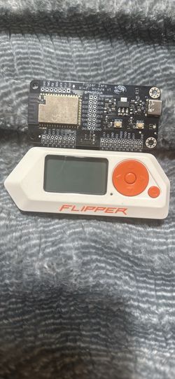 Flipper Zero with Momentum & Marauder