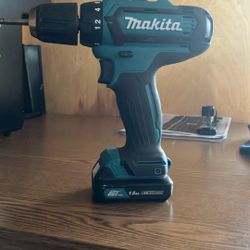 Small Makita Cordless Drill  W/battery No Charger