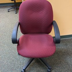 10 Red Office Chairs