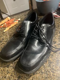 Amazing deal 2 Like new Men’s size 12 black dress shoes Perry Ellis and Nun bush get both