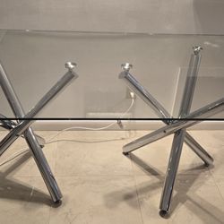 Dinner Table/ Comedor 