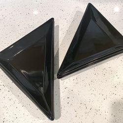 THE PAMPERED CHEF Black Triangle Plates