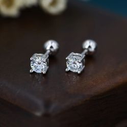 Moissanite earrings (comes With Authenticittion