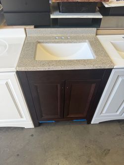 24 in vanity bathroom brand new $160