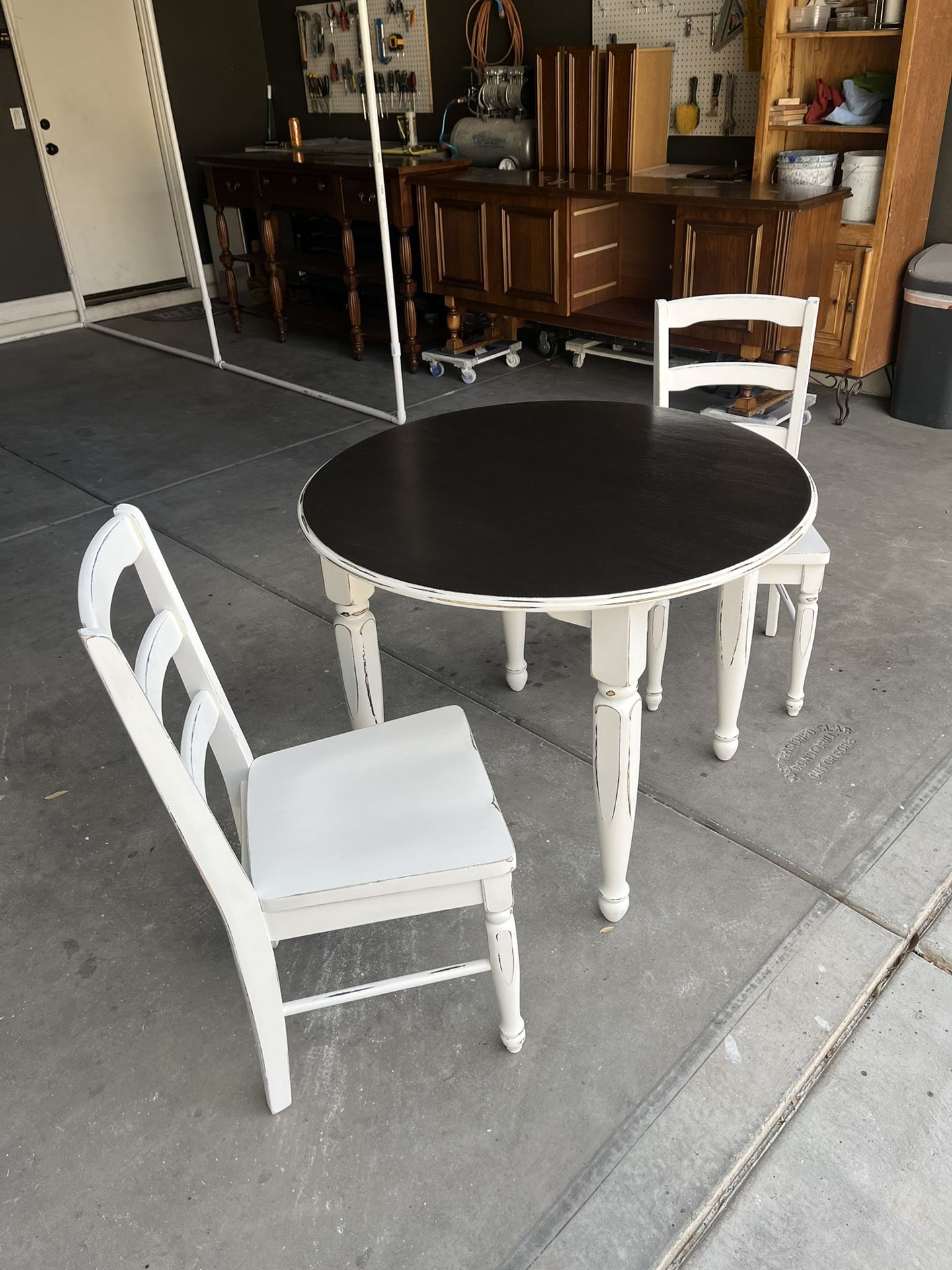 RUSTIC FARMHOUSE KITCHEN TABLE AND MATCHING CHAIRS