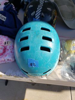 Bell youth helmet