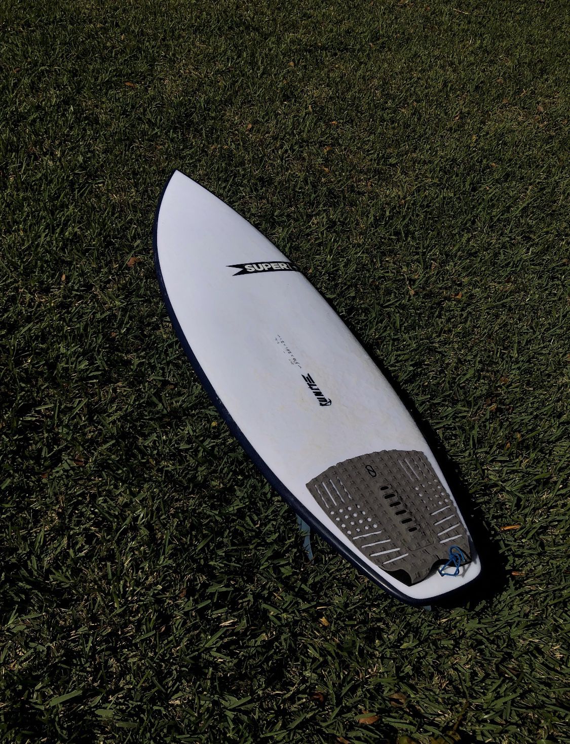 Super “Unit” 5’10 x 20 1/4 x 21/2 31.5 Liters Surfboard