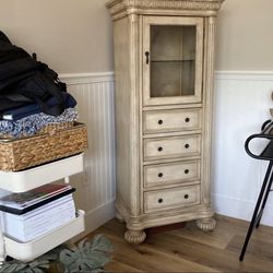 Armoire Storage 