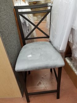 NICE CHAIR GREY WITH METAL BASE