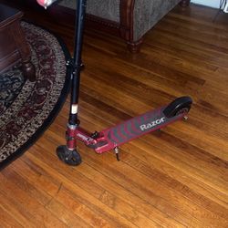 Electric Razor scooter