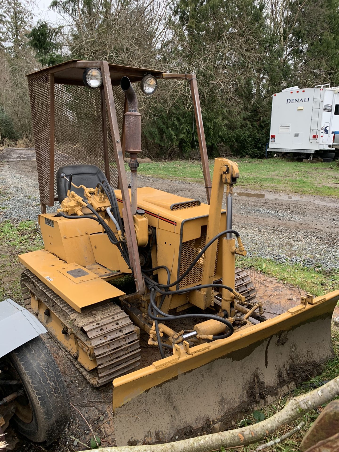 Magnatrac MT2000 Mini Bulldozer for Sale in Bellingham, WA OfferUp