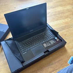 MSI Workstation Laptop – 32GB RAM / 512GB SSD + 2TB / Quadro P4000 / 4K Touch Fingerprint Trackpad